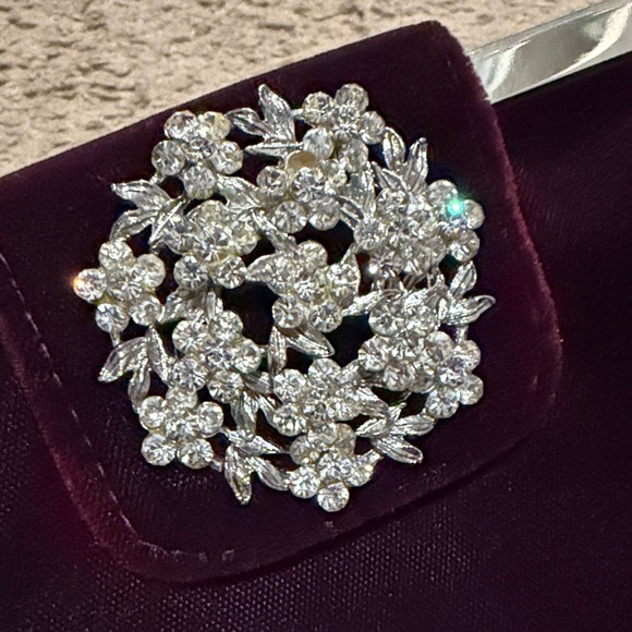 Chic Velvet Clutch with Silver Embellishment - Picture 2 of 7